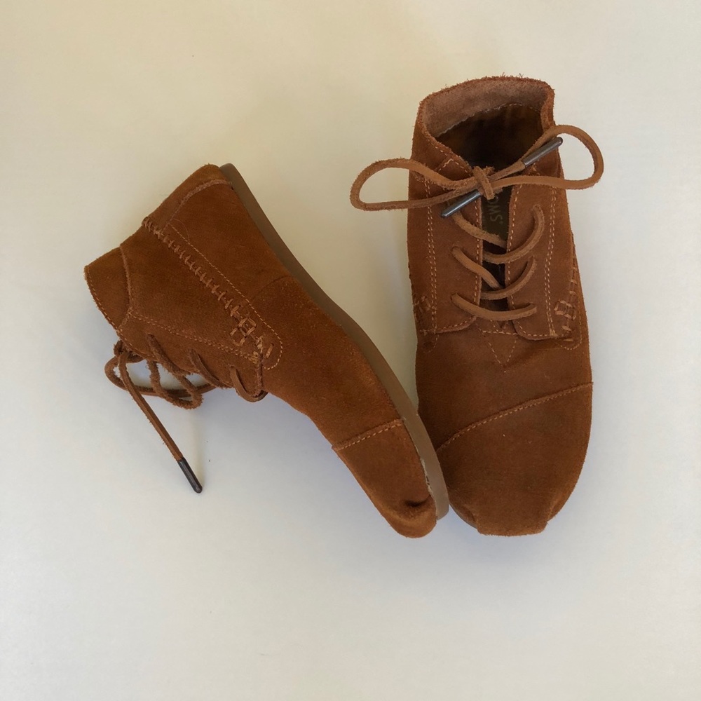 *Toms Suede Leather Moccasin Booties